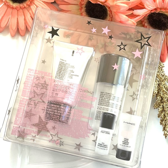 MAC Stars of Skincare Kit *LIMITED EDITION* - Picture 13 of 15